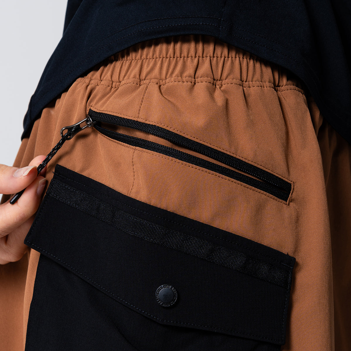 Image of Activewear 2in1 Farblock Cargorock für Damen