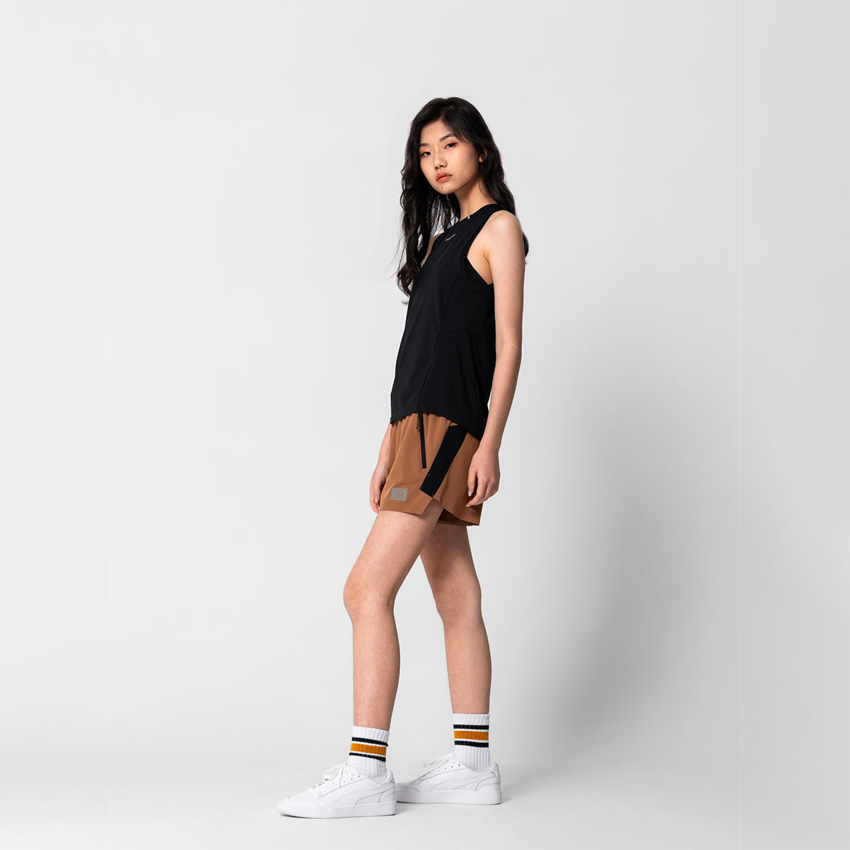 Image of Activewear kurze Laufhose für Damen