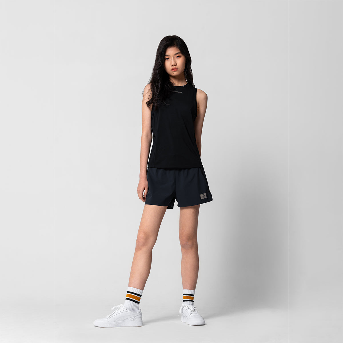 Image of Activewear kurze Laufhose für Damen