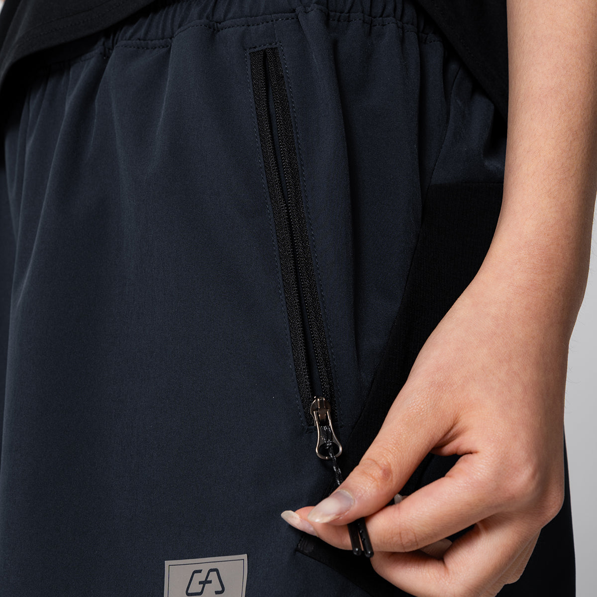 Image of Activewear kurze Laufhose für Damen