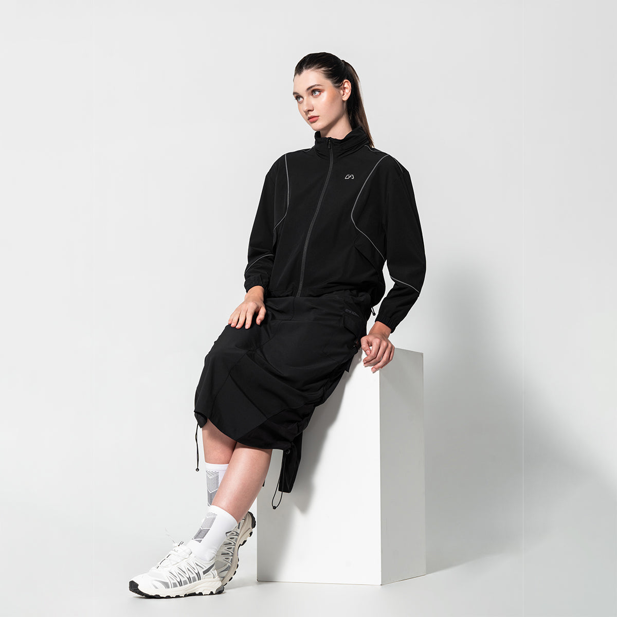 Image of Trendige Athleisure Jacke für Damen