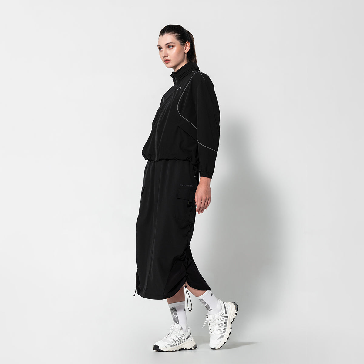 Image of Trendige Athleisure Jacke für Damen