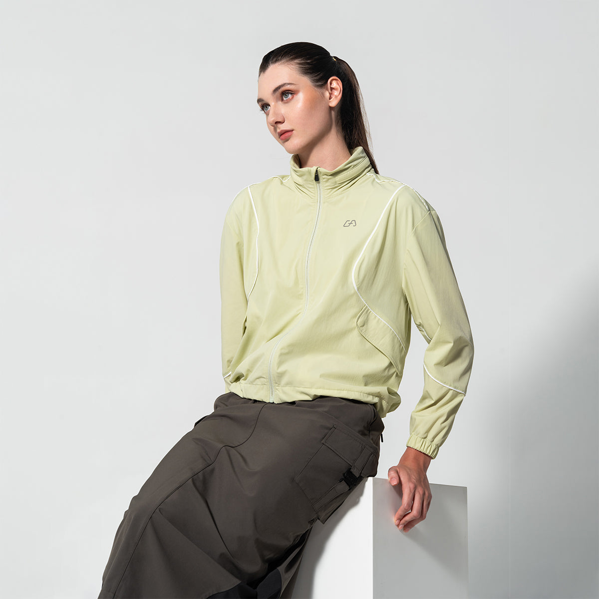 Image of Trendige Athleisure Jacke für Damen