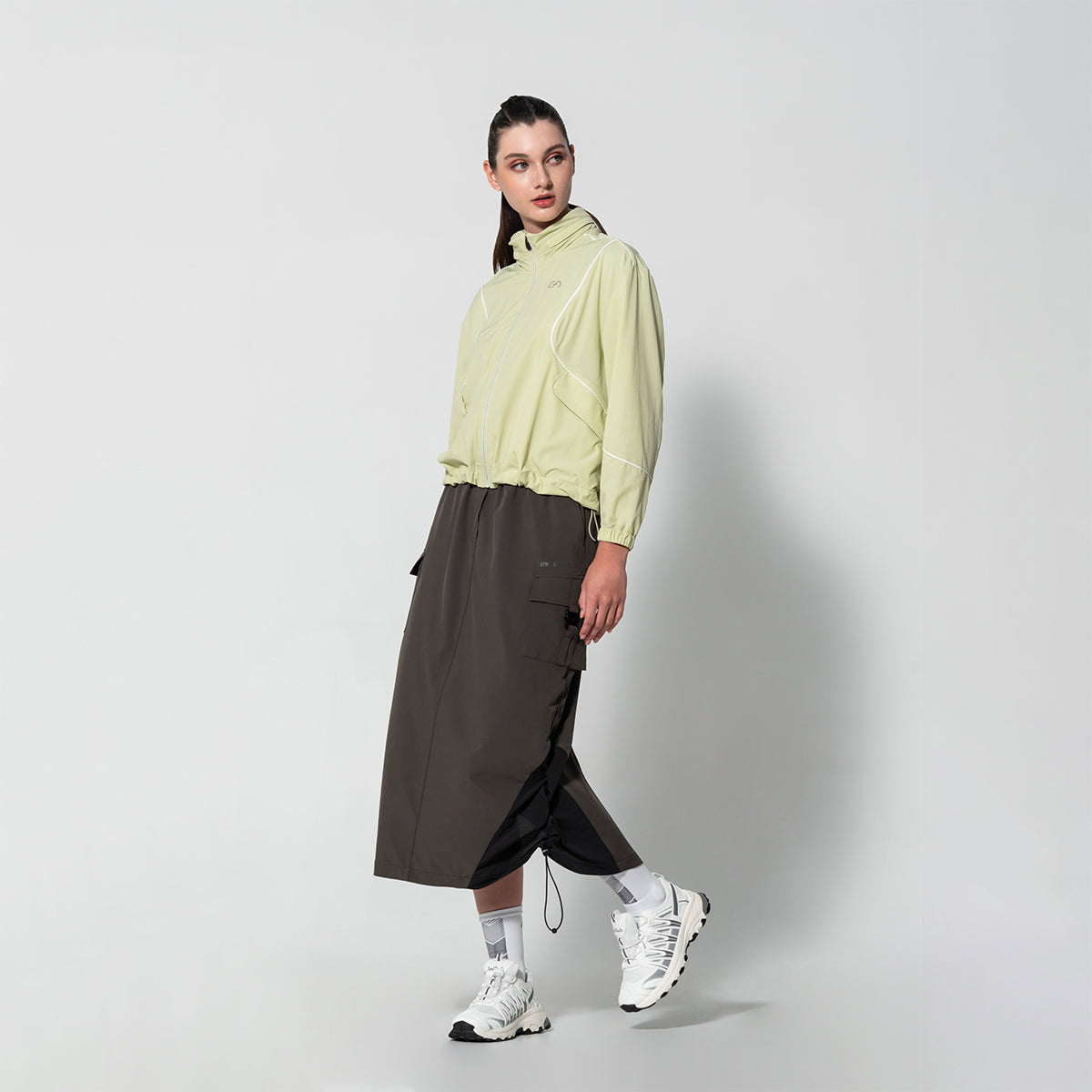 Image of Trendige Athleisure Jacke für Damen