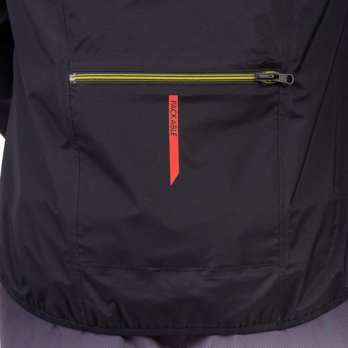 Image of Training packbare wärmende Jacke für Herren